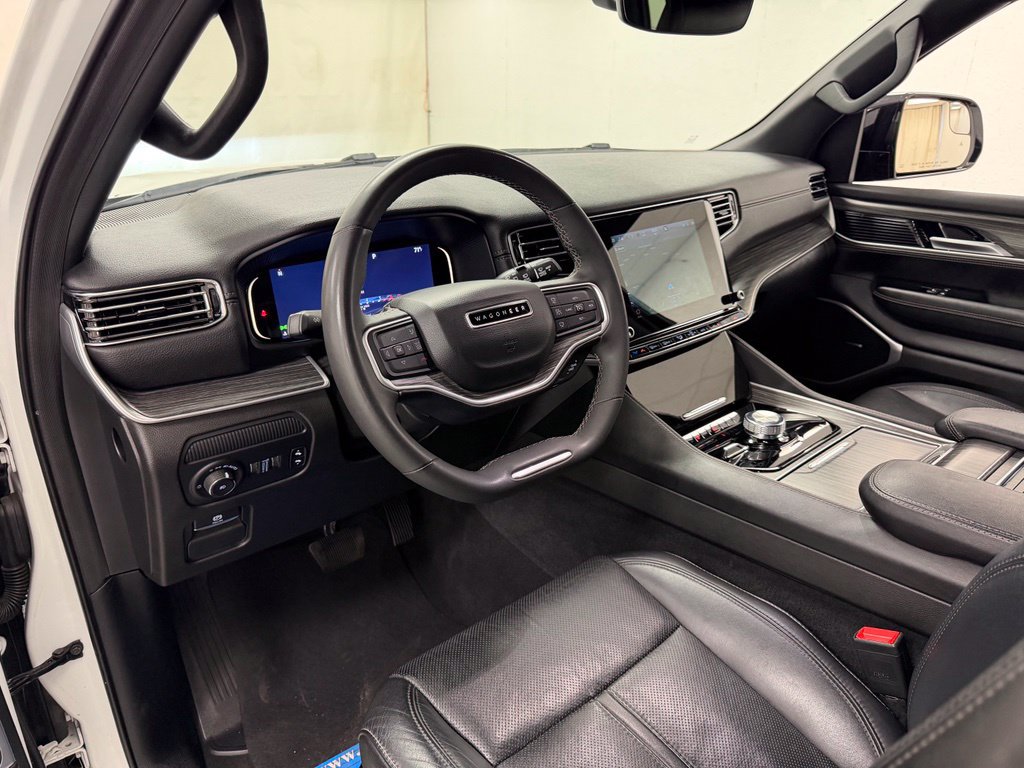 Used 2024 Jeep Wagoneer L Series II w/ Flexible Seating Group AWD/4WD image 23