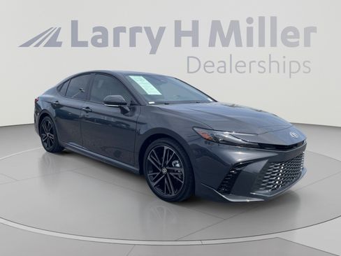 Used 2026 Toyota Camry XSE FWD image 7