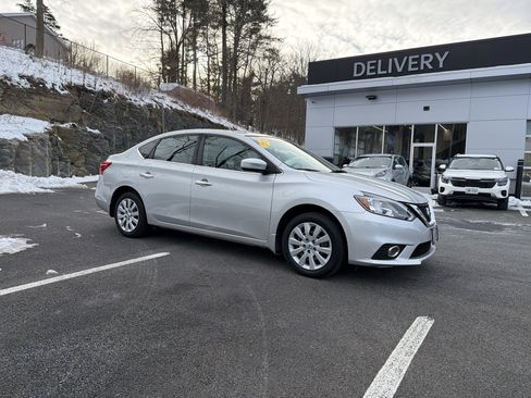 Used 2019 Nissan Sentra S image 3
