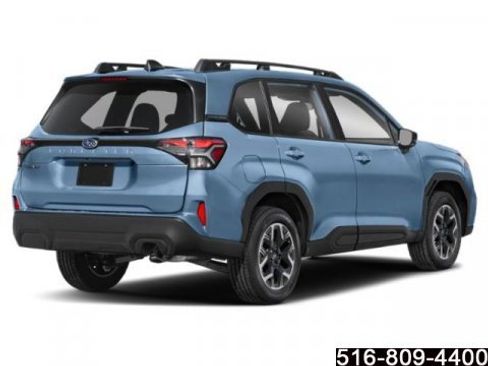 Used 2025 Subaru Forester image 2
