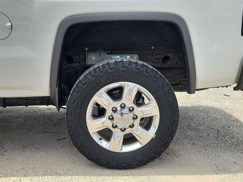 Used 2019 GMC Sierra 2500 SLT w/ Duramax Plus Package AWD/4WD image 30