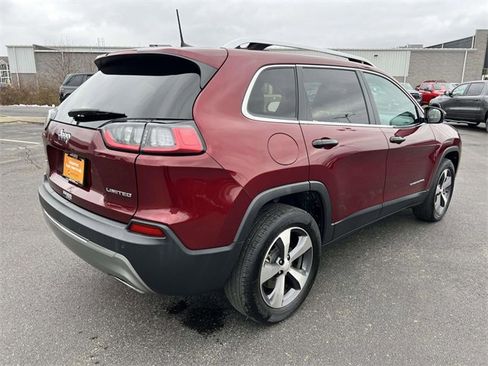 Certified 2020 Jeep Cherokee Limited w/ Luxury Group image 8