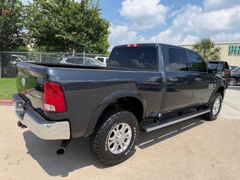 Used 2018 RAM 2500 Tradesman w/ Chrome Appearance Group AWD/4WD image 5