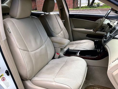 Used 2012 Toyota Avalon Limited FWD image 27