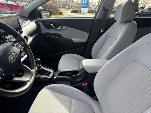 Certified 2023 Hyundai Kona SEL w/ Convenience Package image 12
