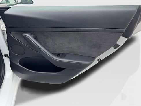 Used 2021 Tesla Model 3 Standard Range Plus image 41