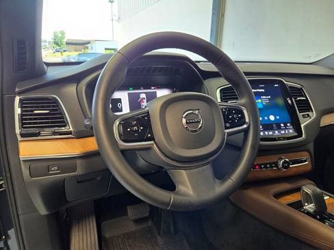 Used 2024 Volvo XC90 B5 Plus w/ Protection Package Premier AWD/4WD image 12