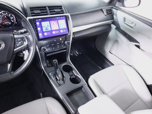 Used 2016 Toyota Camry SE FWD image 29