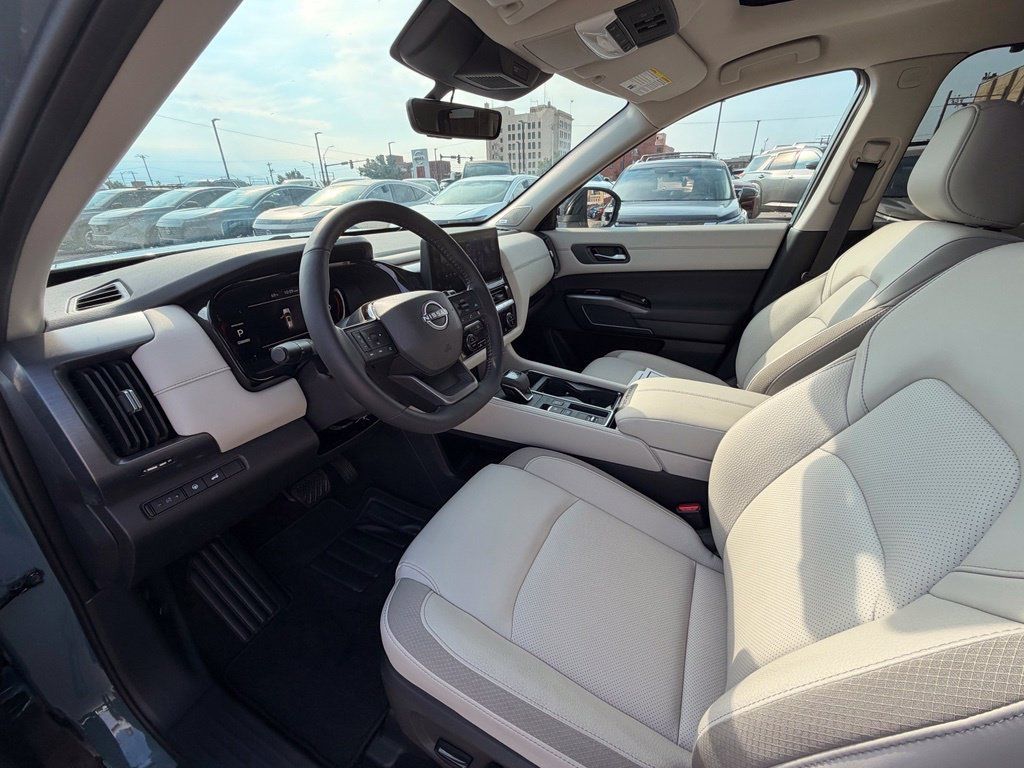 Certified 2026 Nissan Pathfinder SL w/ SL Premium Package FWD image 15