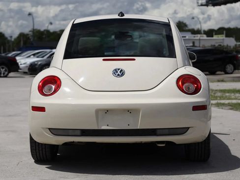 Used 2008 Volkswagen Beetle S FWD image 5