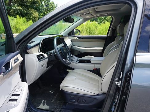 Used 2022 Hyundai Palisade Limited FWD image 2