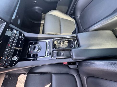 Used 2020 Jaguar F-PACE Premium AWD/4WD image 23