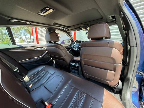 Used 2020 BMW M550i xDrive w/ Dynamic Handling Package AWD/4WD image 40