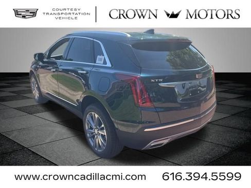 Used 2025 Cadillac XT5 Premium Luxury image 9