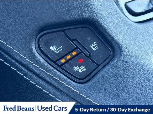 Used 2015 GMC Yukon XL SLT w/ Open Road Package image 22