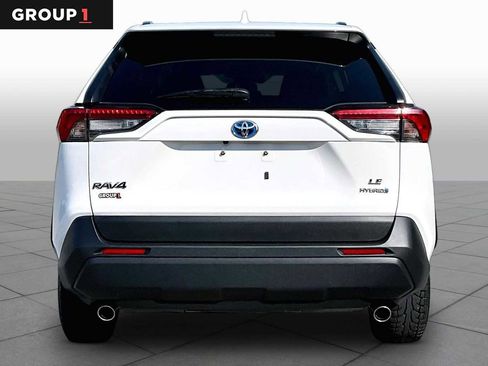 Used 2020 Toyota RAV4 LE AWD/4WD image 5