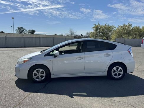 Used 2012 Toyota Prius Three w/ Solar Roof Pkg image 6