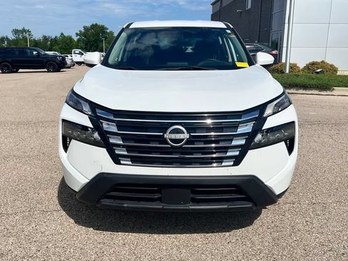 Used 2024 Nissan Rogue SV FWD image 8