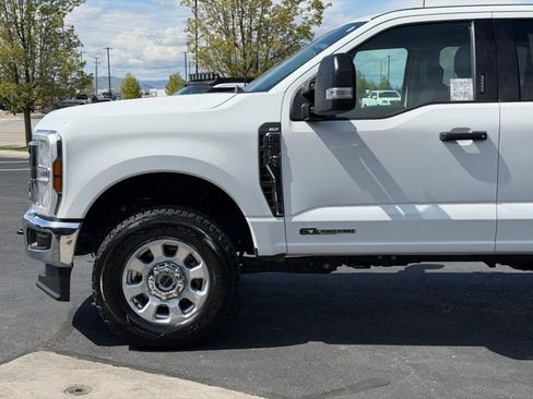 Used 2024 Ford F250 XLT w/ FX4 Off-Road Package AWD/4WD image 8