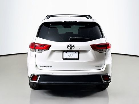 Used 2018 Toyota Highlander Limited image 6