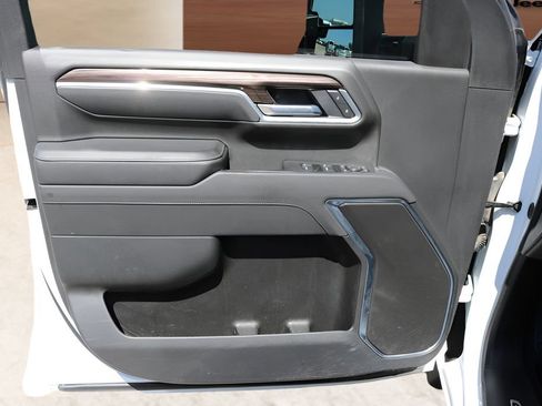 Used 2025 Chevrolet Silverado 3500 LT w/ Safety Package AWD/4WD image 12