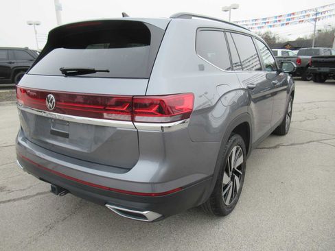 Used 2024 Volkswagen Atlas SE image 8