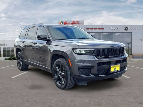 Used 2024 Jeep Grand Cherokee L Altitude RWD image 7