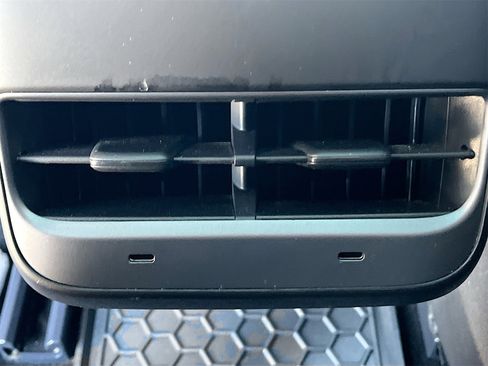 Used 2023 Tesla Model 3 Standard Range image 24