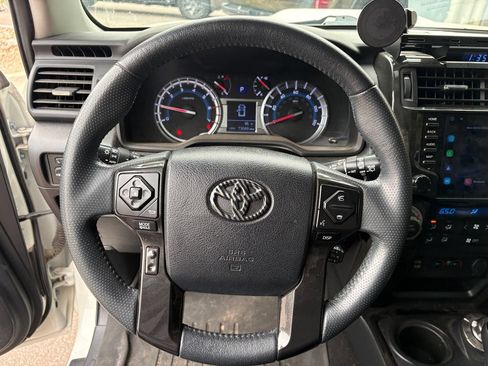 Used 2019 Toyota 4Runner Limited AWD/4WD image 19