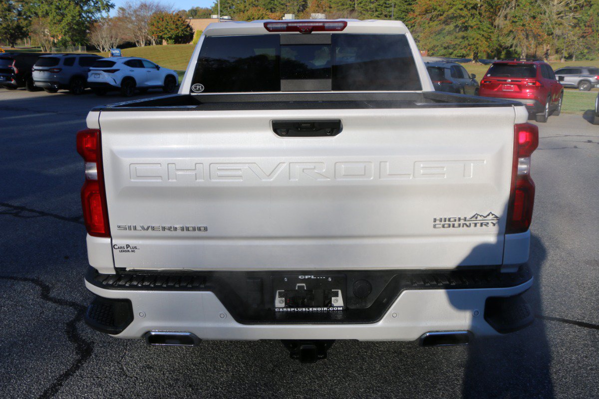 Used 2023 Chevrolet Silverado 1500 High Country w/ High Country Premium Package AWD/4WD image 4