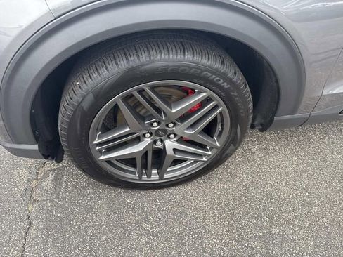 Used 2025 Ford Explorer ST image 15