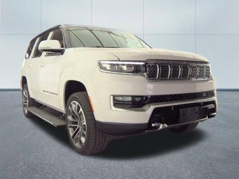 Used 2022 Jeep Grand Wagoneer Series III w/ Rear Seat Video Group 1 image 2