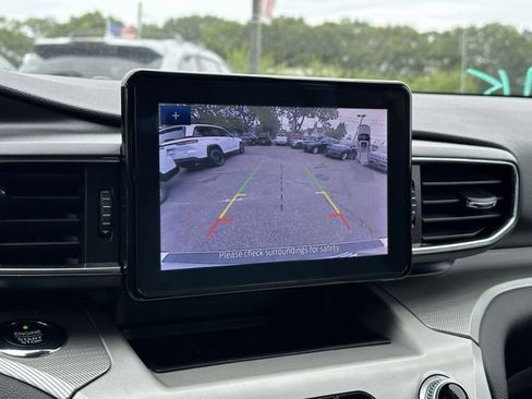 Used 2021 Ford Explorer XLT w/ Equipment Group 202A image 15