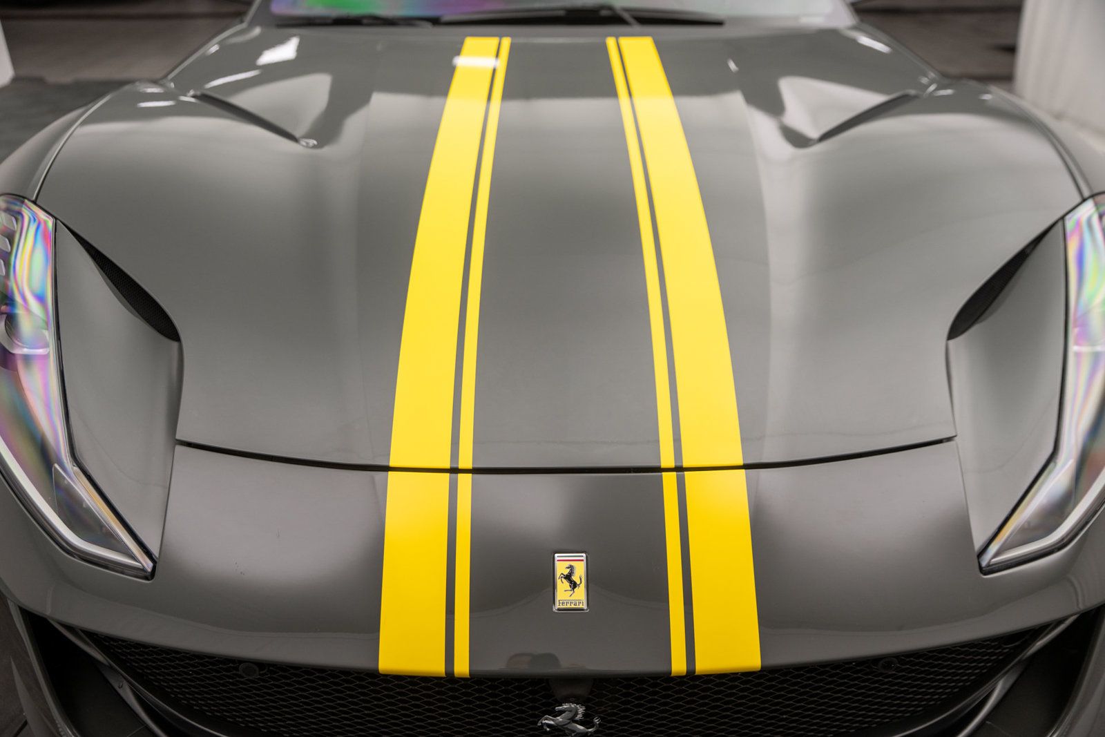 Used 2020 Ferrari 812 Superfast RWD image 37