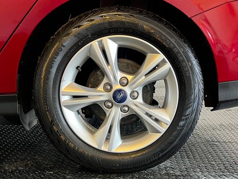 Used 2014 Ford Focus SE w/ SE Winter Package FWD image 11