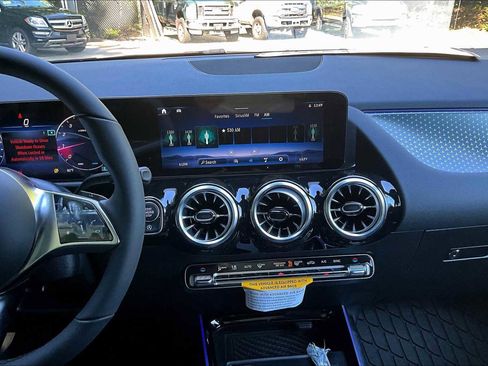 New 2026 Mercedes-Benz GLA 250 4MATIC image 9