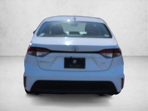 Used 2023 Toyota Corolla LE image 7