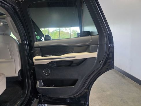 Used 2021 Ford Expedition Platinum AWD/4WD image 25