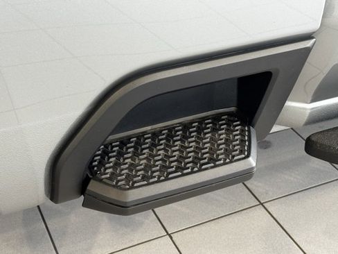 Used 2024 Chevrolet Silverado 3500 High Country w/ High Country Premium Package image 40