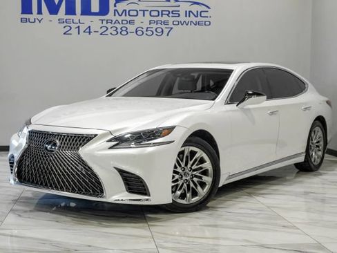 Used 2018 Lexus LS 500 w/ Accessory Package (Z1) RWD image 2