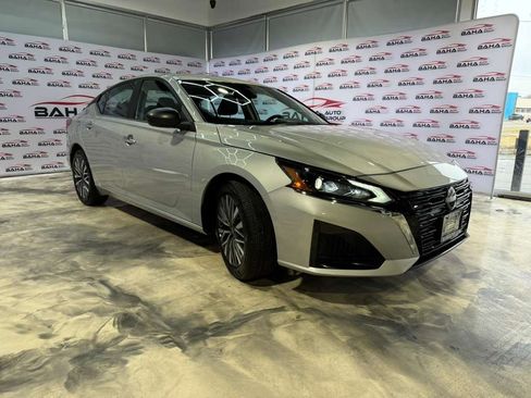 Used 2025 Nissan Altima 2.5 SV image 5
