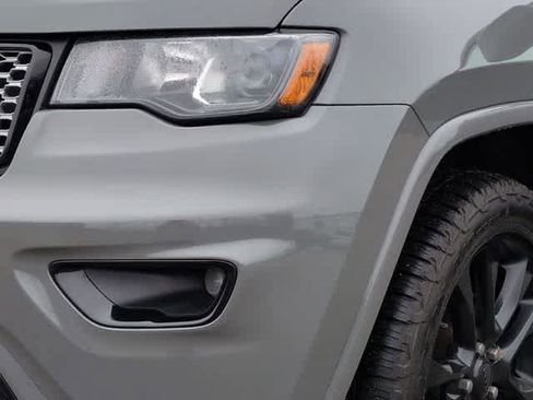 Used 2020 Jeep Grand Cherokee Altitude image 11