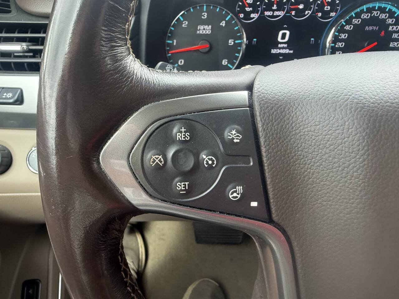 Used 2018 Chevrolet Suburban Premier AWD/4WD image 23