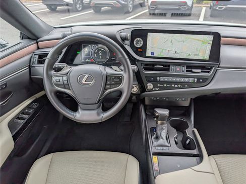 Used 2025 Lexus ES 300h ES 300h image 16