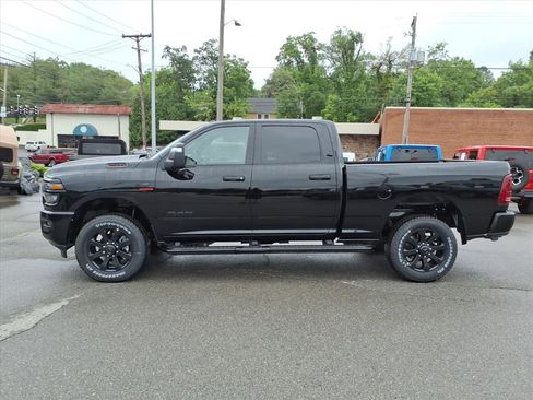 New 2026 RAM 2500 Big Horn AWD/4WD image 7