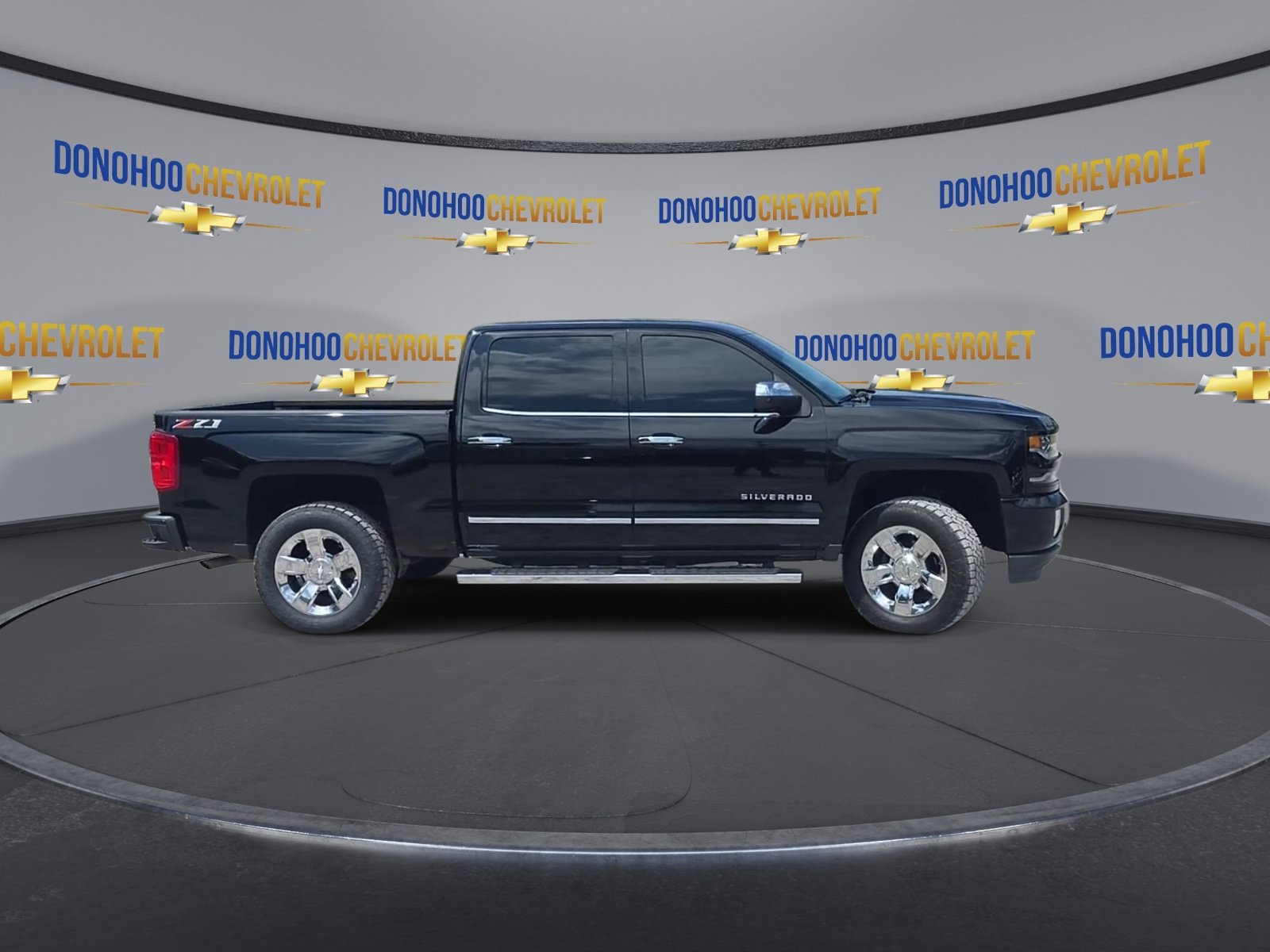 Used 2018 Chevrolet Silverado 1500 LTZ Z71 w/ LTZ Plus Package AWD/4WD image 5