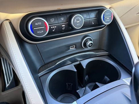 Used 2019 Alfa Romeo Stelvio Ti Lusso w/ Quick Order Package 22X Lusso image 19