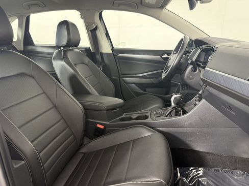Used 2023 Volkswagen Jetta SE w/ Panoramic Sunroof Package FWD image 10
