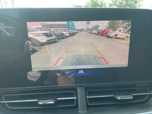Used 2024 Chevrolet Trax RS w/ Sunroof Package FWD image 14