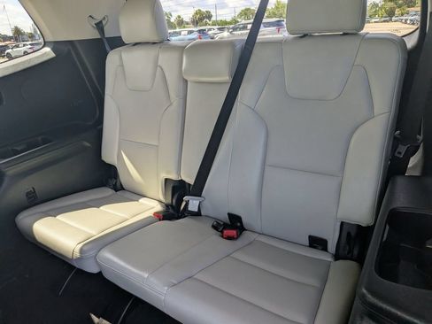 Used 2023 Kia Telluride S w/ S Sunroof Package FWD image 19